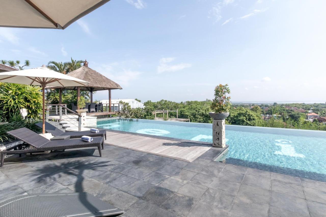 Villa Hening Jimbaran Esterno foto